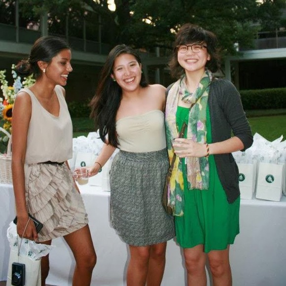 Meet your Posher, Raquel - Picture 1 of 1